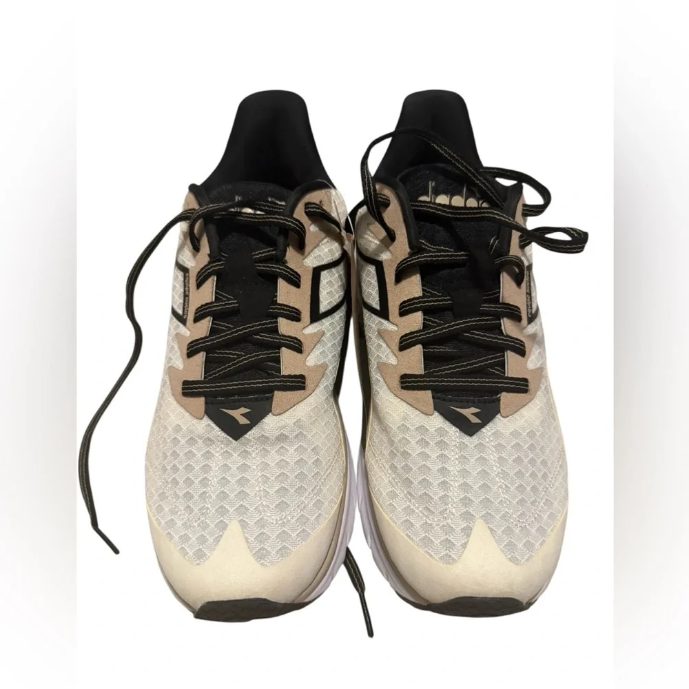 NWT Men's Diadora Equipe Nucleo, Whisper White/Black/Irish Cream, Size 9.5